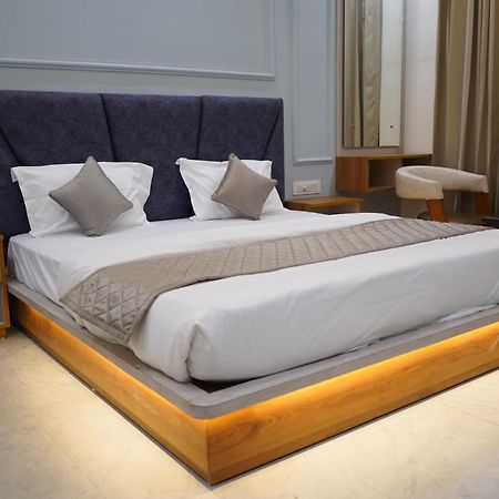 The Grand View Hotel Baijnath Bagian luar foto