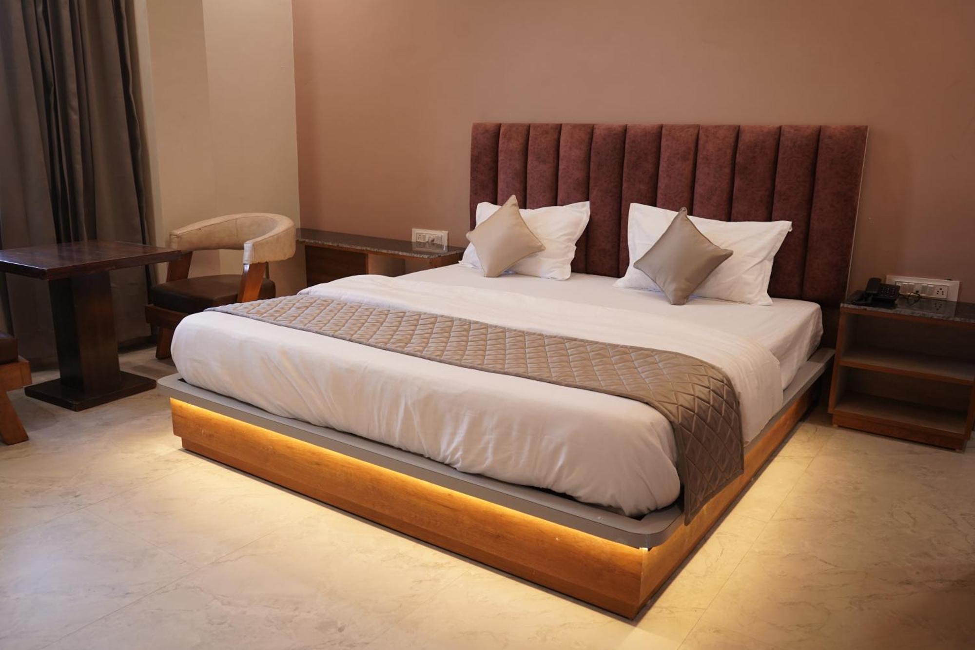 The Grand View Hotel Baijnath Bagian luar foto